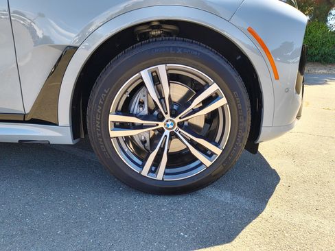 Used 2026 BMW X7 xDrive40i w/ M Sport Package AWD/4WD image 13