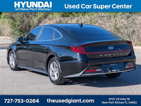 Used 2022 Hyundai Sonata SE w/ Cargo Package image 3