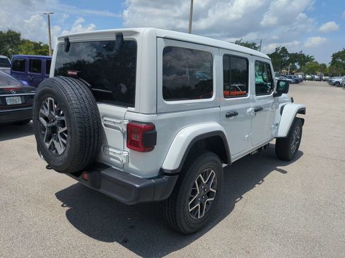 New 2026 Jeep Wrangler Unlimited Sahara AWD/4WD image 5