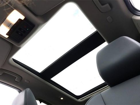 Certified 2024 Nissan Rogue Platinum w/ Platinum Premium Package image 9