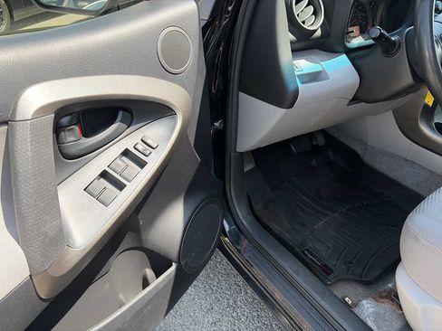 Used 2012 Toyota RAV4 4WD w/ Upgrade Value Pkg image 7