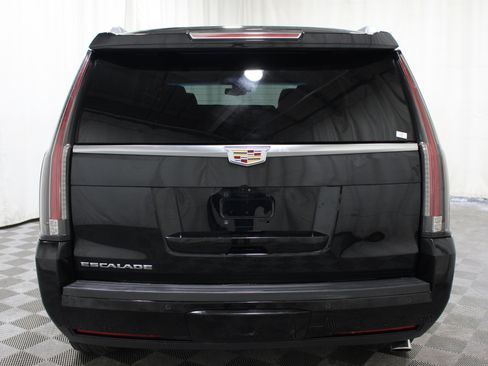 Used 2019 Cadillac Escalade Premium Luxury w/ LPO, Radiant Package AWD/4WD image 31