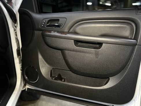 Used 2014 GMC Sierra 2500 Denali w/ Suspension Package, Off-Road image 19