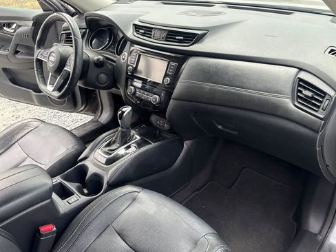 Used 2019 Nissan Rogue SL FWD image 18