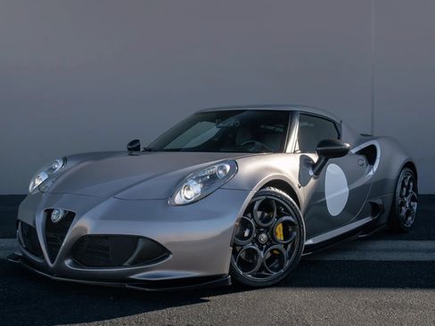 Used 2015 Alfa Romeo 4C Coupe w/ Leather Interior Group RWD image 1