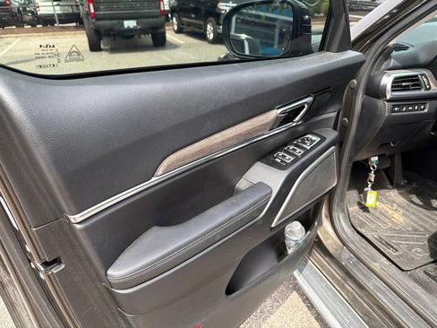 Used 2022 Kia Telluride EX w/ EX Premium Package AWD/4WD image 43