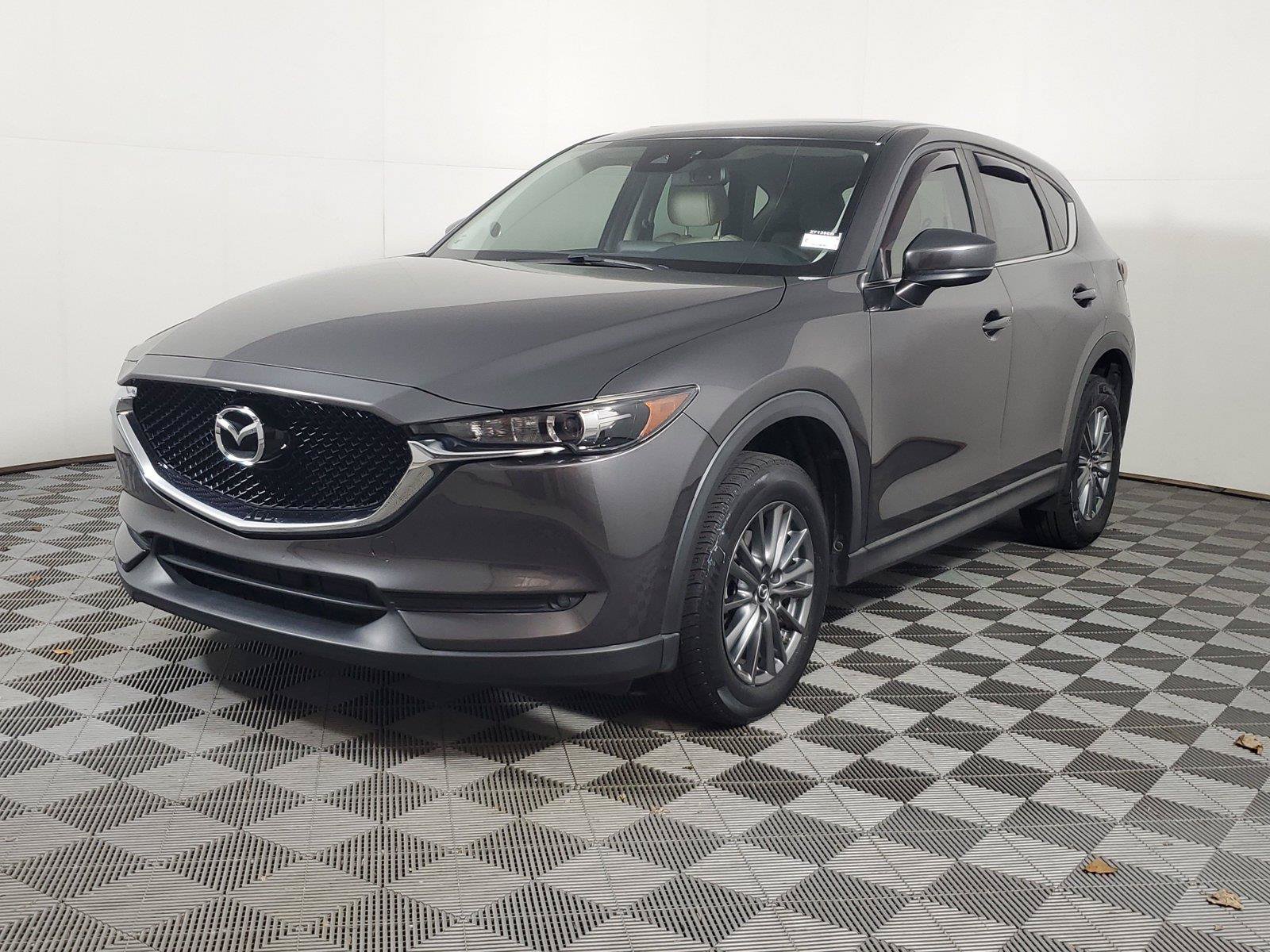 Used 2017 MAZDA CX-5 Touring w/ Preferred Equipment Package FWD image 1