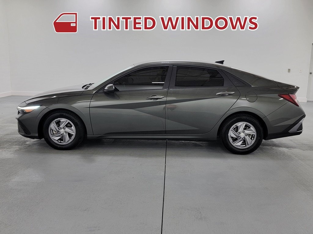 Used 2024 Hyundai Elantra SE FWD image 5