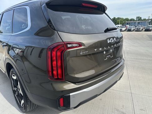 Used 2025 Kia Telluride S AWD/4WD image 6