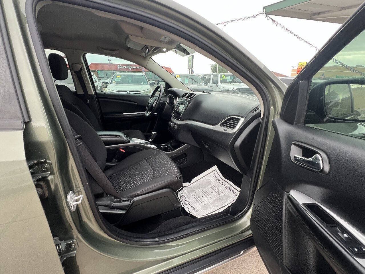 Used 2017 Dodge Journey Crossroad AWD/4WD image 12
