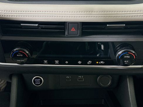 Used 2023 Nissan Rogue SV image 22