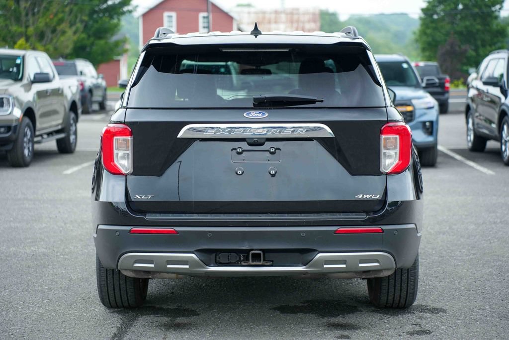 Used 2023 Ford Explorer XLT w/ Equipment Group 202A AWD/4WD image 6