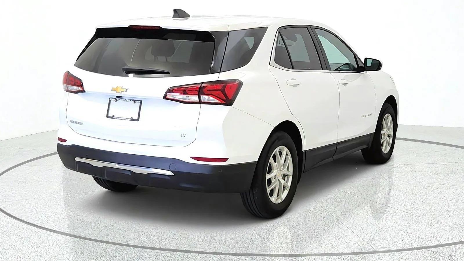 Used 2024 Chevrolet Equinox LT w/ LPO, Cargo Package FWD image 8