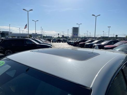 Used 2023 Honda HR-V EX-L image 8