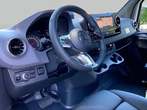 New 2026 Mercedes-Benz Sprinter 2500 image 9