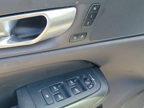 Used 2024 Volvo S60 B5 Core image 19