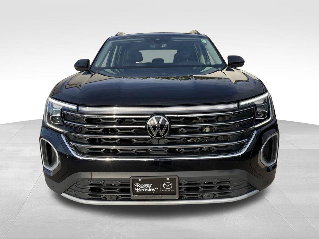Used 2025 Volkswagen Atlas SE FWD image 2