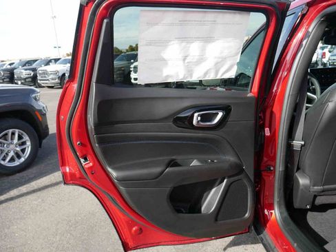 New 2026 Jeep Compass Latitude AWD/4WD image 11