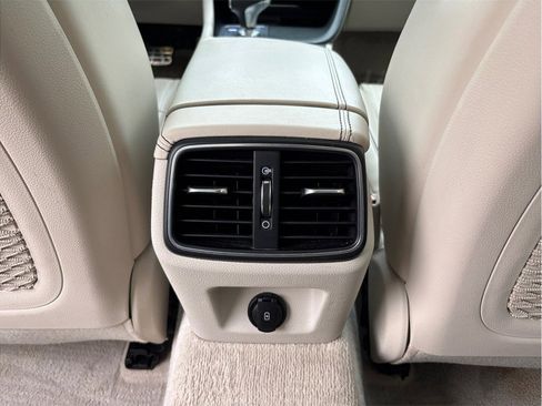 Used 2019 Genesis G70 3.3T Design image 46