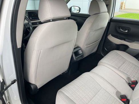 Used 2023 Honda HR-V LX image 17