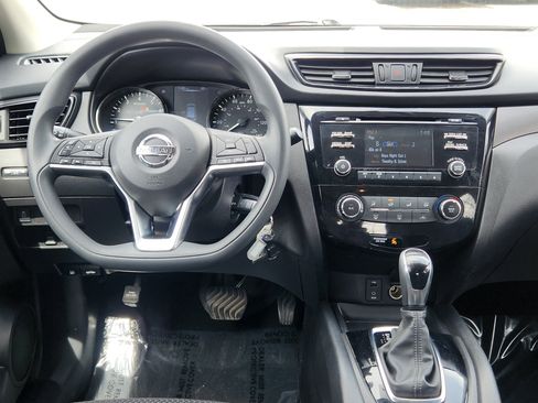 Used 2018 Nissan Rogue Sport S w/ S Appearance Package image 16