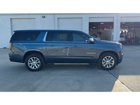 New 2026 Chevrolet Suburban Premier image 9