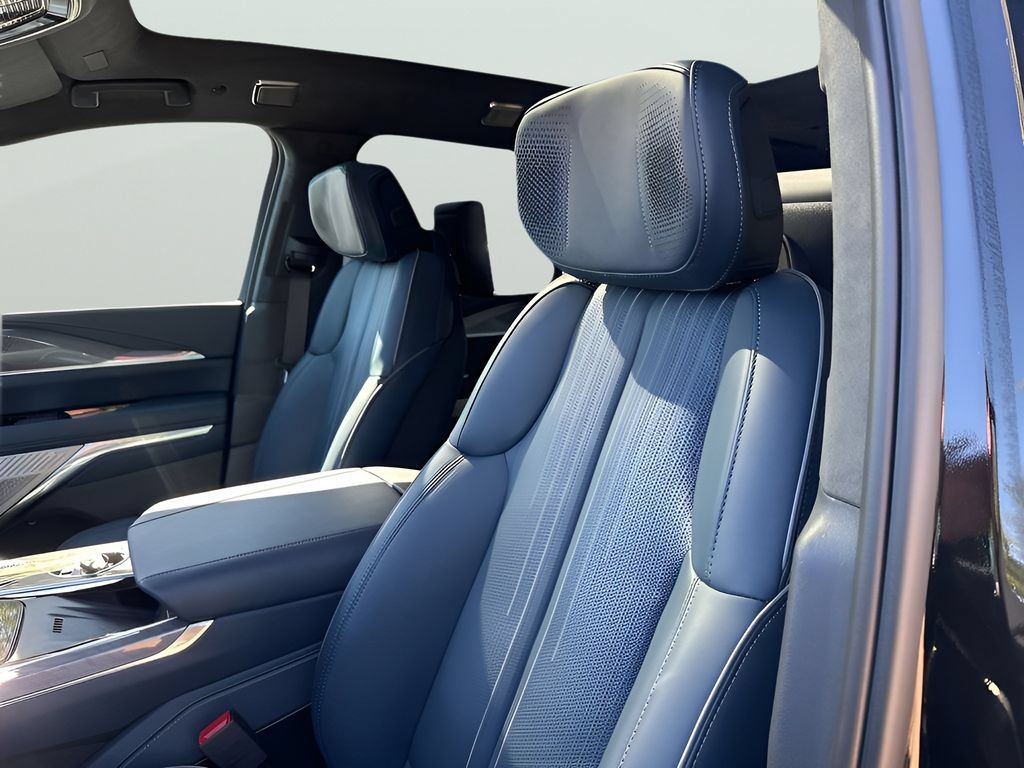 New 2026 Cadillac Escalade IQ Luxury 2 w/ LPO, Floor Liner Package AWD/4WD image 39