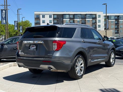 Used 2024 Ford Explorer Limited AWD/4WD image 3