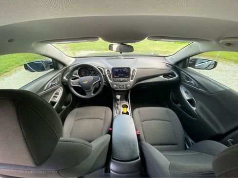 Used 2023 Chevrolet Malibu RS w/ LPO, Floor Liner Package FWD image 15
