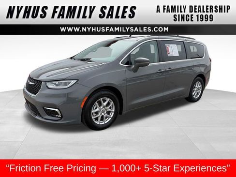 Used 2022 Chrysler Pacifica Touring-L image 1