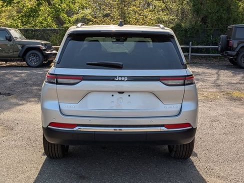 New 2026 Jeep Grand Cherokee Laredo X AWD/4WD image 4