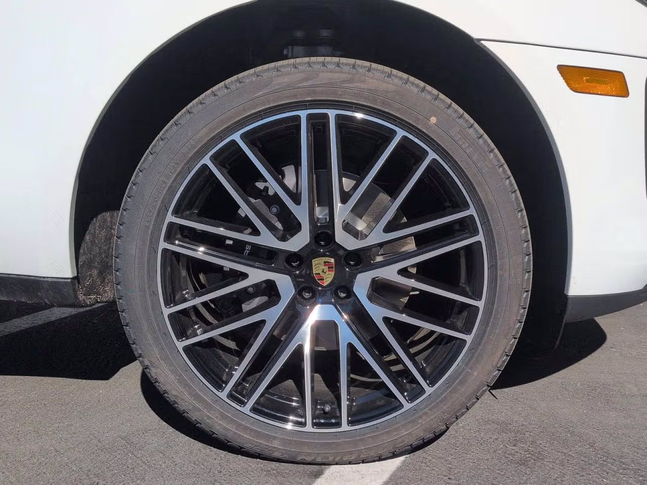 Certified 2026 Porsche Macan AWD/4WD image 11