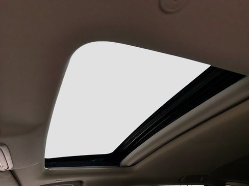 Used 2025 Honda CR-V EX image 14