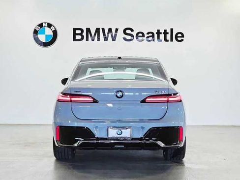 Certified 2025 BMW 750e xDrive w/ Executive Package AWD/4WD image 5