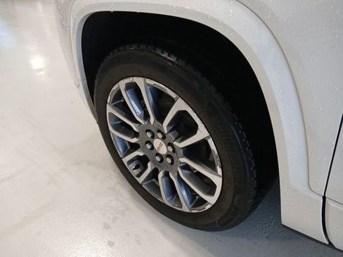 Used 2021 GMC Acadia Denali w/ Denali Ultimate Package AWD/4WD image 10