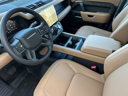 New 2026 Land Rover Defender 110 X-Dynamic SE image 9