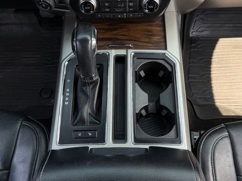 Used 2019 Ford F150 Lariat w/ Equipment Group 502A Luxury AWD/4WD image 30