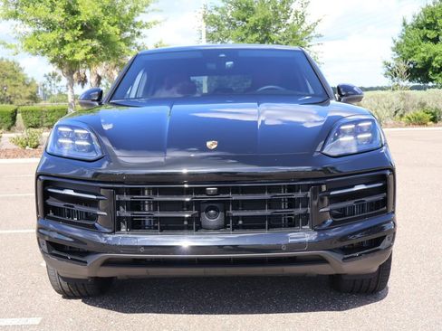 Used 2026 Porsche Cayenne Coupe image 8