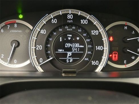 Used 2017 Honda Accord EX image 10