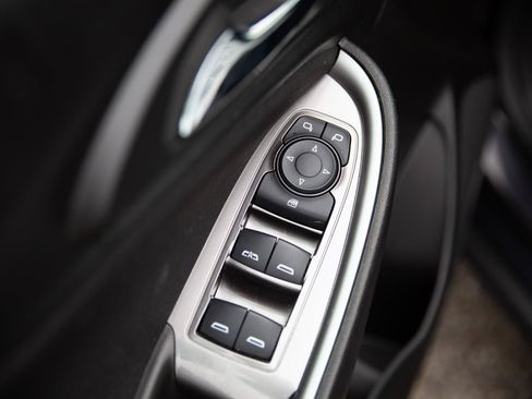 Used 2023 Chevrolet Malibu LT FWD image 17