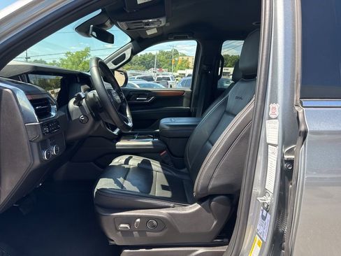 Used 2025 GMC Yukon XL Denali RWD image 13