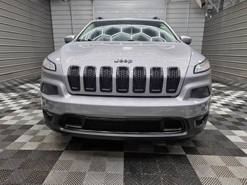 Used 2017 Jeep Cherokee High Altitude FWD image 3