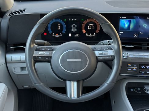 Used 2025 Hyundai Kona SEL image 28