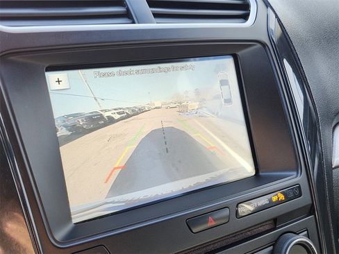 Used 2017 Ford Explorer XLT w/ Equipment Group 202A image 20