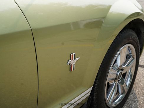 Used 2005 Ford Mustang Convertible RWD image 45