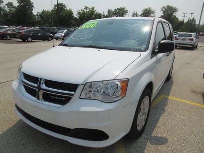 Used 2019 Dodge Grand Caravan SE w/ UConnect Hands-Free Group
