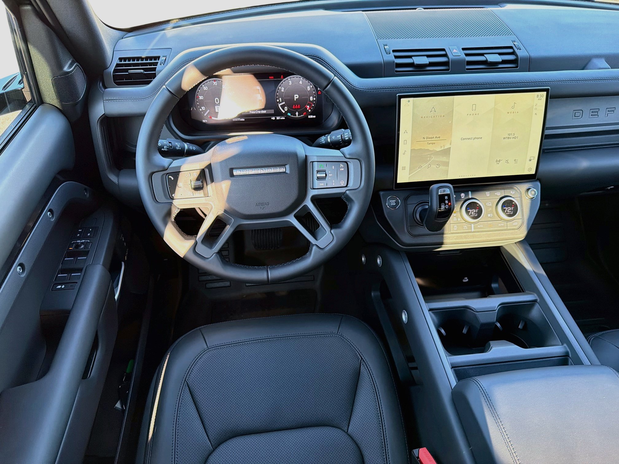New 2026 Land Rover Defender 110 X-Dynamic SE AWD/4WD image 16