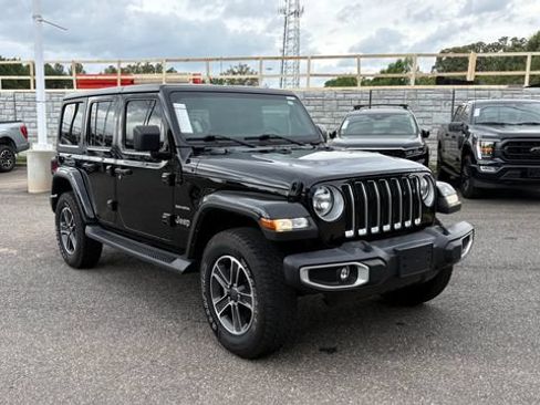 Used 2023 Jeep Wrangler Unlimited Sahara AWD/4WD image 8