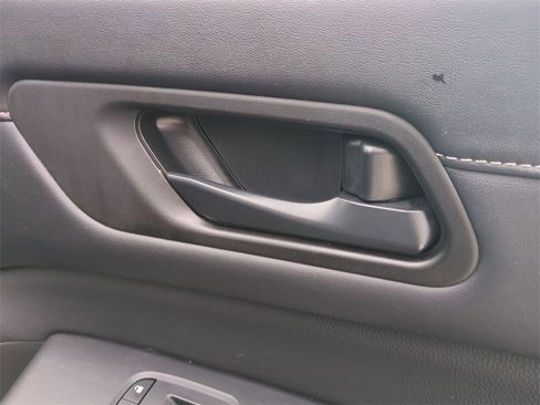 Used 2024 Nissan Pathfinder SV image 31