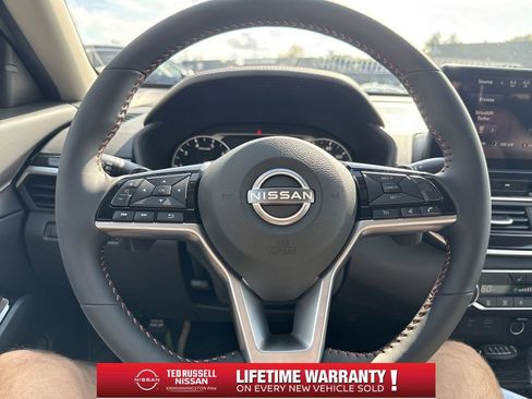 New 2025 Nissan Altima 2.5 SR w/ SR Premium Package image 12